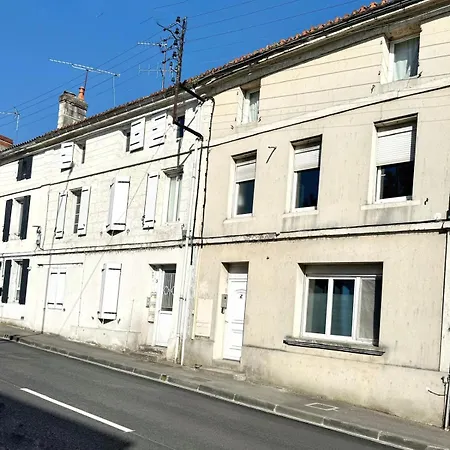 Ideal Couples & Pro - Patio Exterieur- Proche Centre Ville Et Gare - Promenade Au Bord De La Charente - Parking A Proximite - Wifi Tres Haut Debit - Equipement Premium -Netflix Angoulême Buitenkant foto