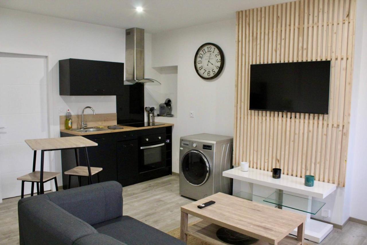 Ideal Couples & Pro - Patio Exterieur- Proche Centre Et Gare - Promenade Au Bord De La Charente - Parking A Proximite - Wifi Tres Debit - Equipement Premium -netflix